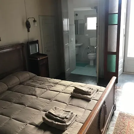 Palazzo De Bellis Vitti Nella Citta Delle Grotte *